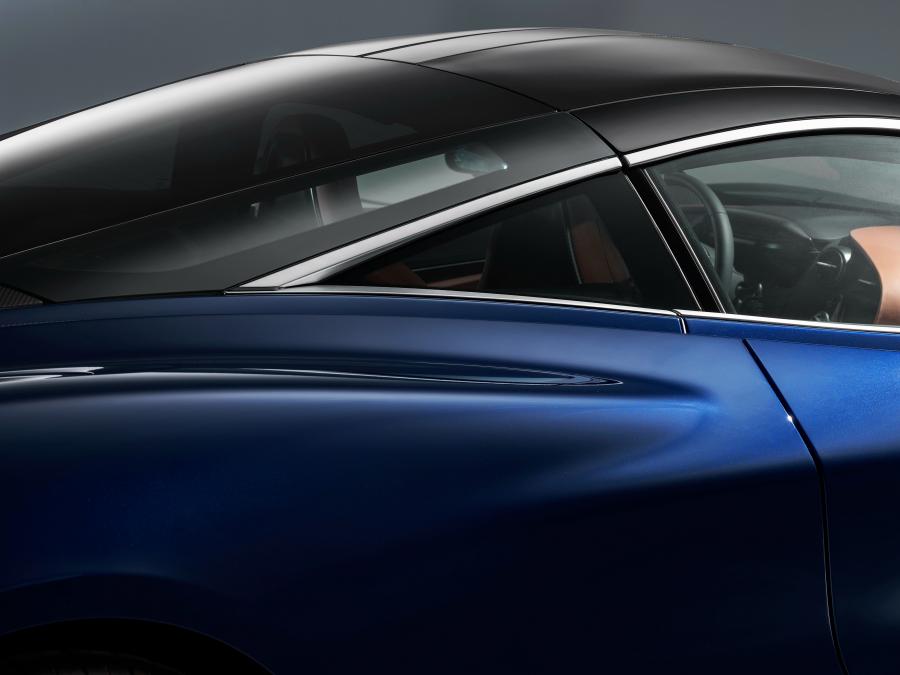 Детали экстерьера McLaren MSO 720S Atlantic Blue 2018 года  (фото 2 из 9)